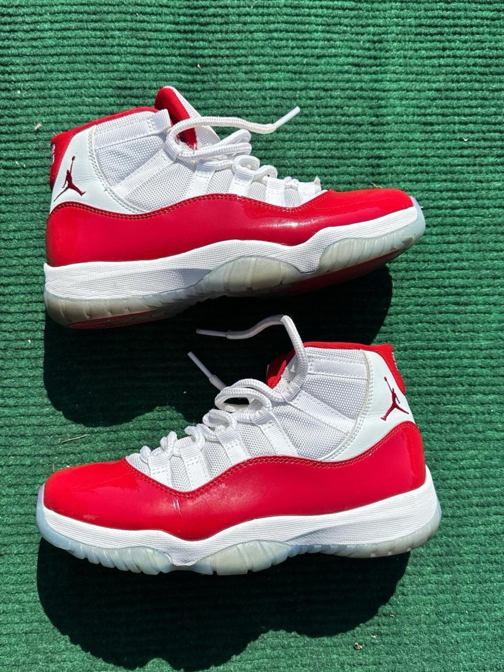 Air Jordan 11 Retro 'Cherry' Size 6.5 Women’s Size 8